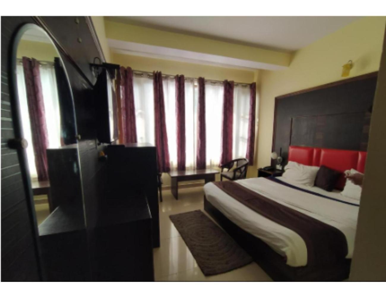 Hotel Super Mall Residency, Мусори Екстериор снимка