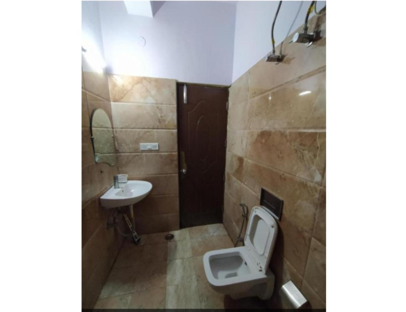 Hotel Super Mall Residency, Мусори Екстериор снимка
