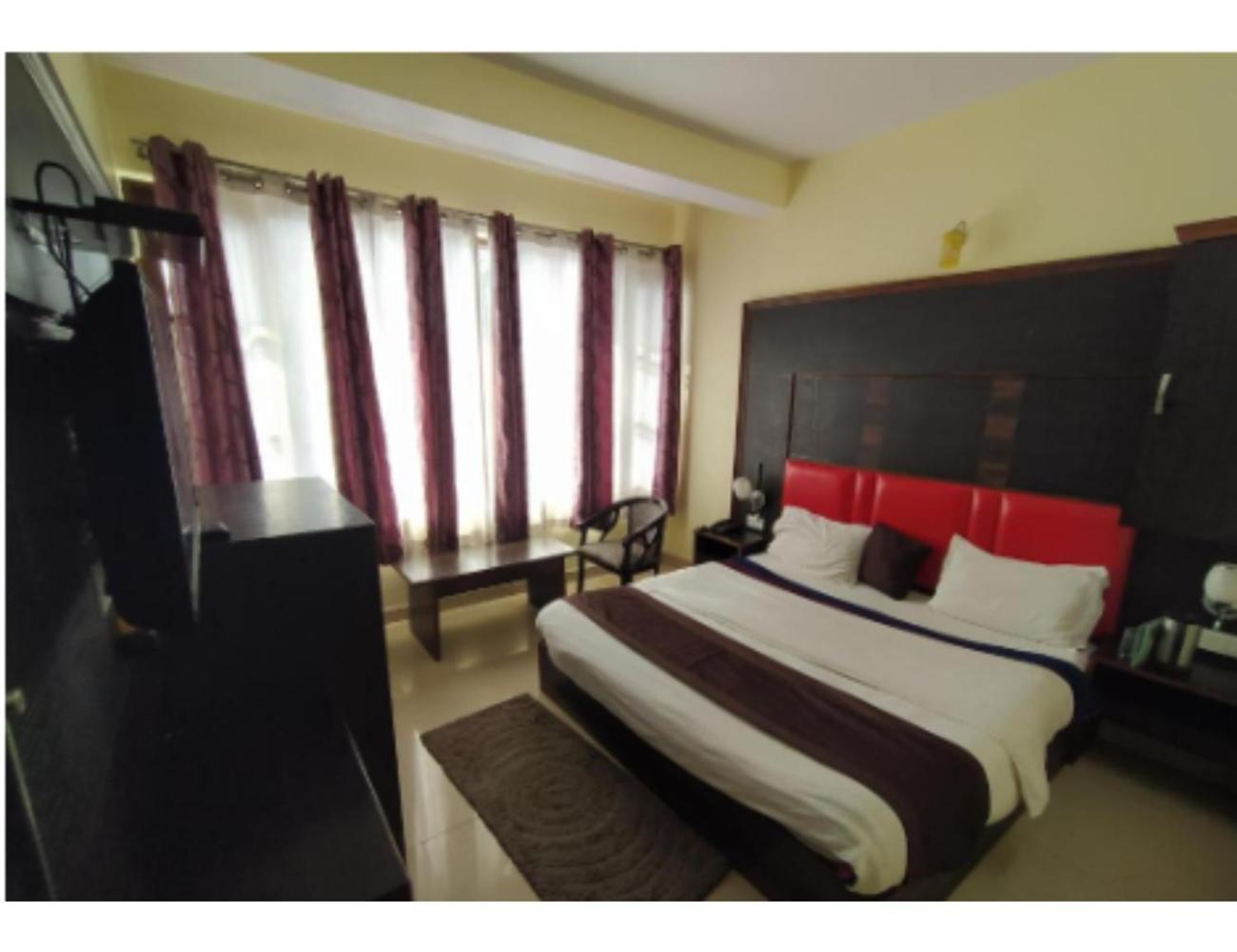 Hotel Super Mall Residency, Мусори Екстериор снимка